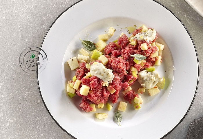 Tartare con mele e maionese alla maggiorana