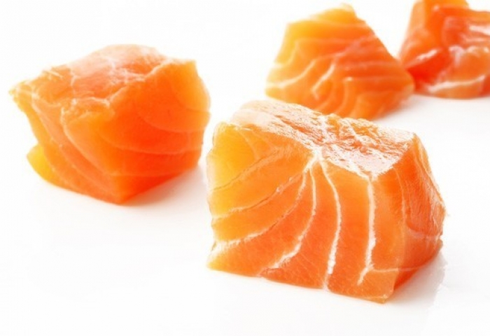 Tartare di salmone con salsa allo yogurt...