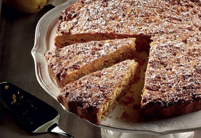 Torta di pere e frutta secca