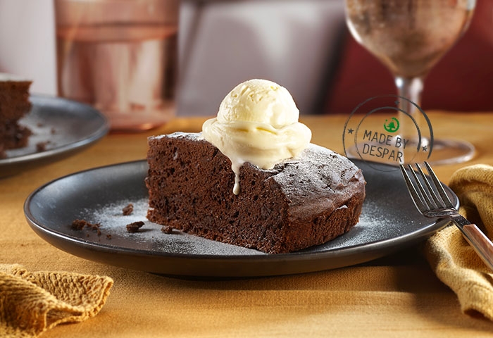 Torta morbida di cachi e cacao