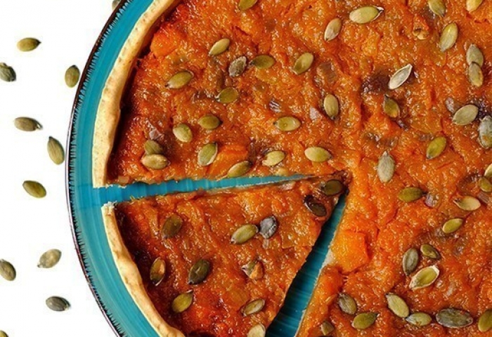 Torta salata con zucca e composta di ciliegie