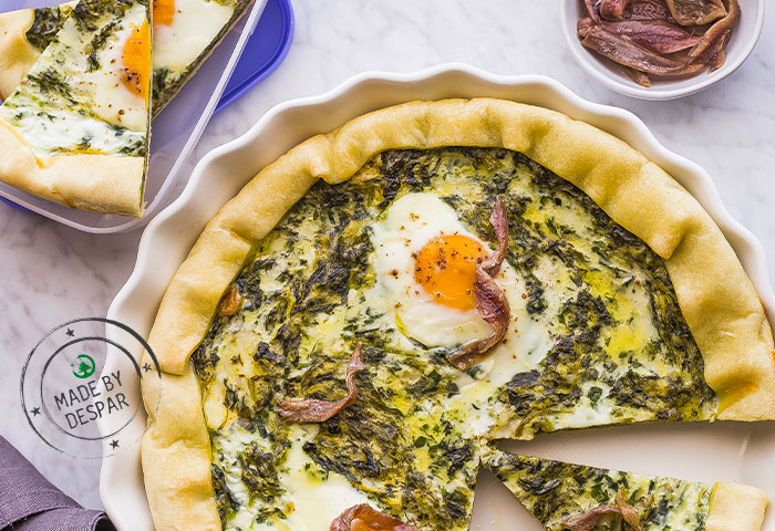 Torta salata con ricotta, spinaci, uova e alici
