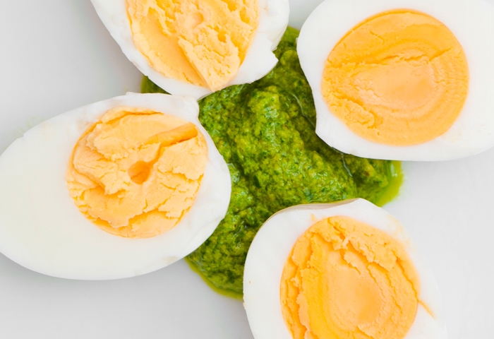 Uova sode con salsa verde