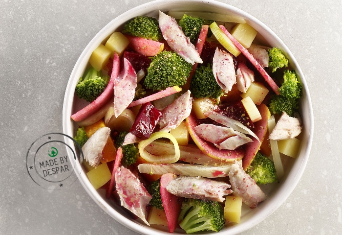 Verdure al vapore, frutta marinata, lampuga e patate