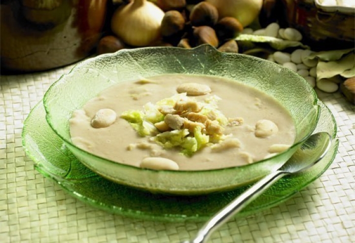 Zuppa di legumi, avena e castagne