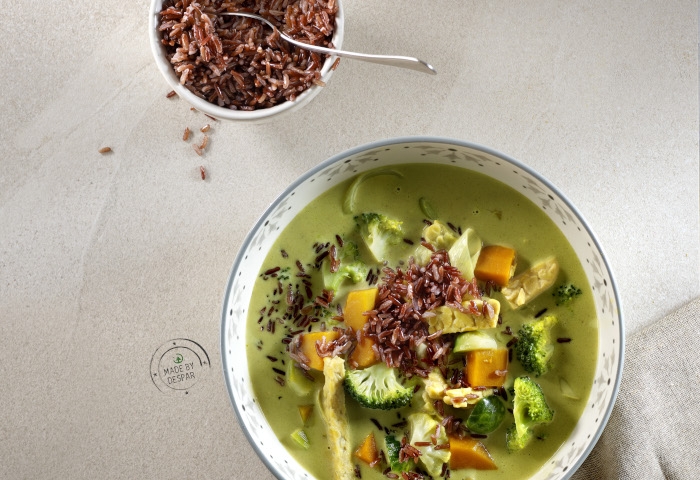 Zuppa indian style con tempeh e riso rosso