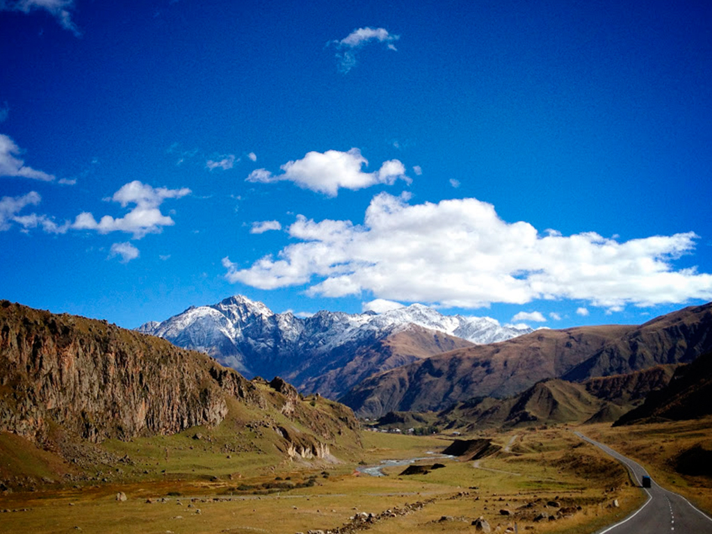 ROAD TO KAZBEGI.jpg
