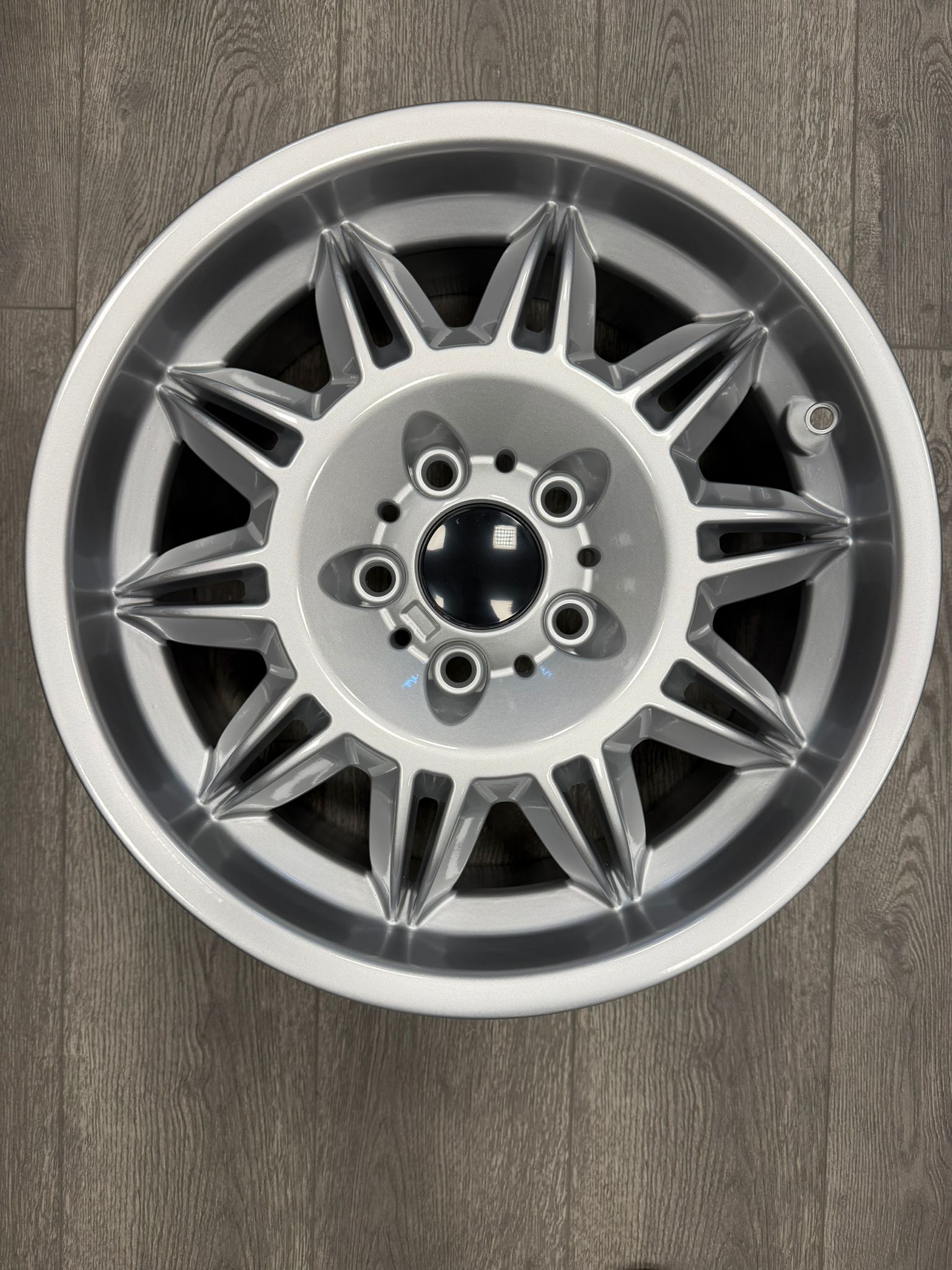 8,5X17 5X120 ET41 72,6 SILVER (ARKA)