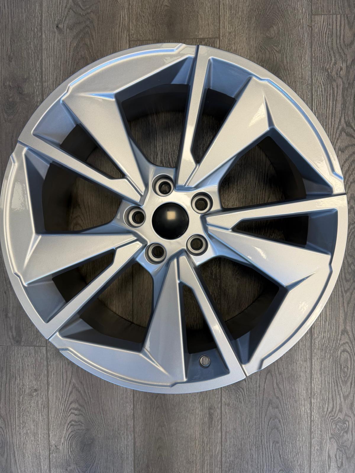 8X19 5X114,3 ET41 73,1 SILVER