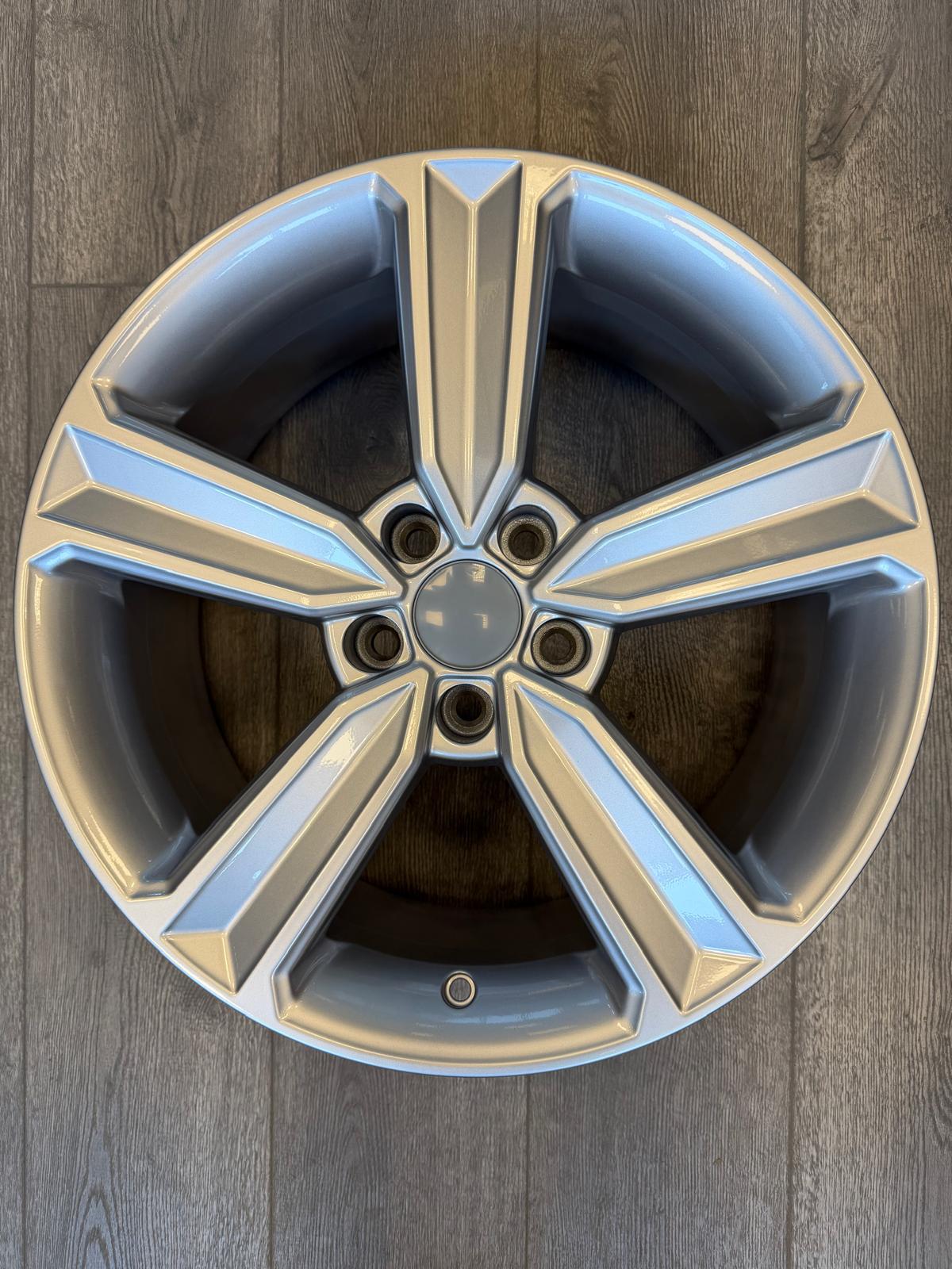 8X18 5X108 ET35 67,1 SILVER GLOSS