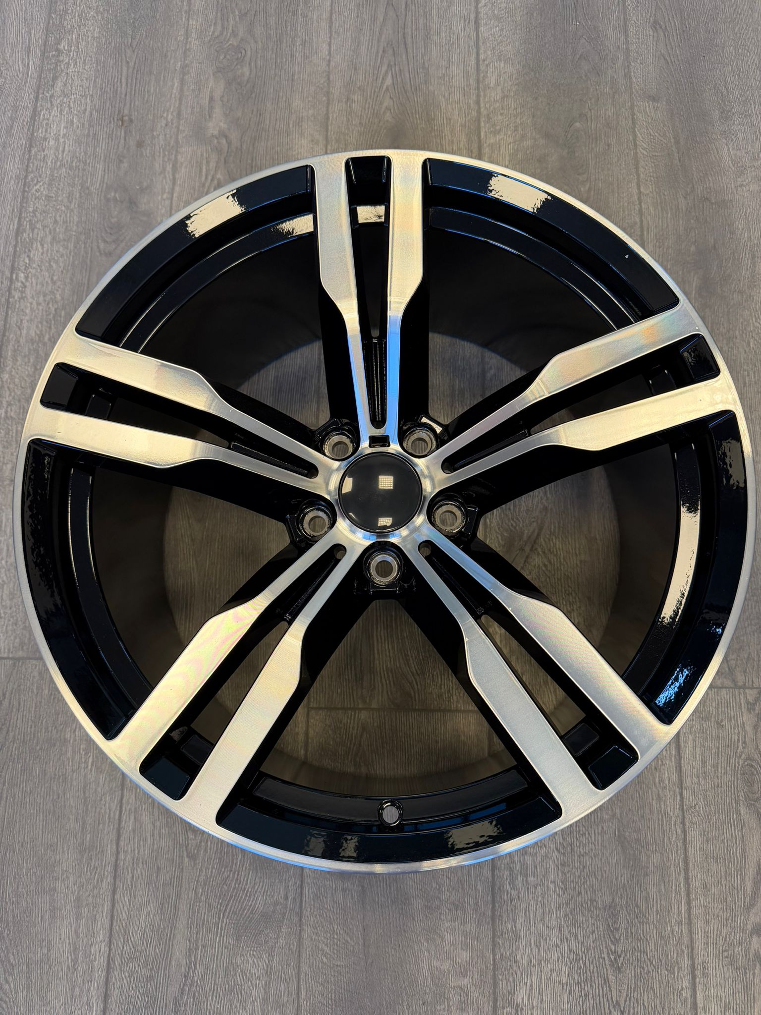 8X18 5X112 ET 33 66,6 DEEP BLACK DİAMOND GLOSS