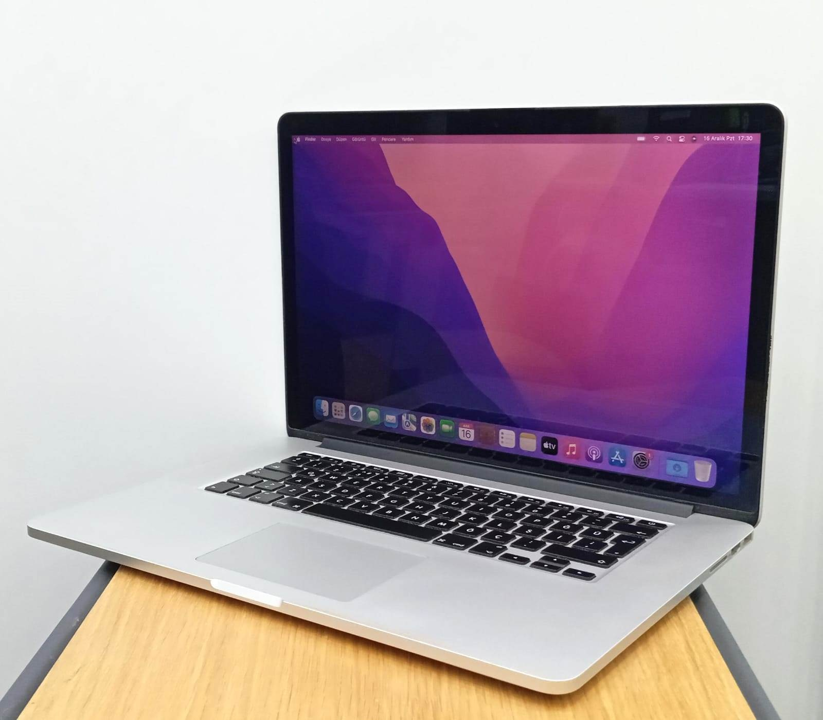 Apple MacBook Pro A1398 (2015) 15.4" i7 16GB DDR3L 250GB SSD O/B HDMI MDP Laptop Pc (2.el)