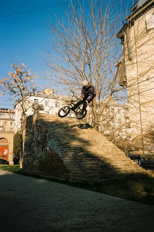 1 Volodya Parshin 180 barspin on brick bank in Tbilisi
