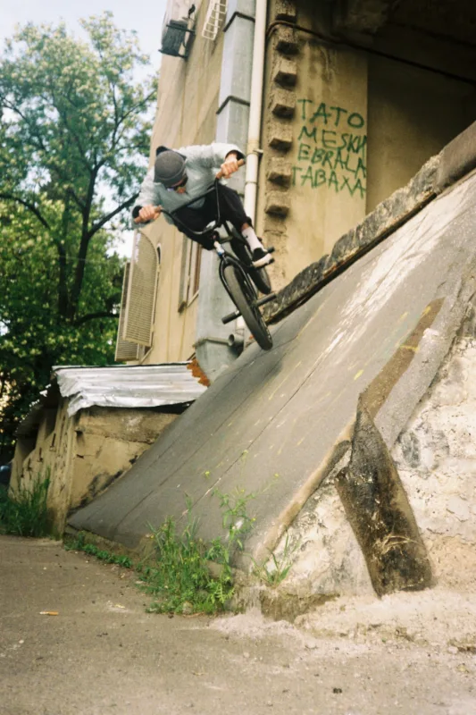 2 Sasha Nesterov Bank air