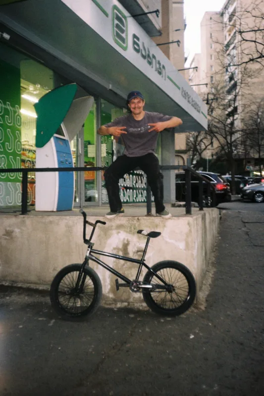 17 Volodya Parshin smiles after landing railride to barspin
