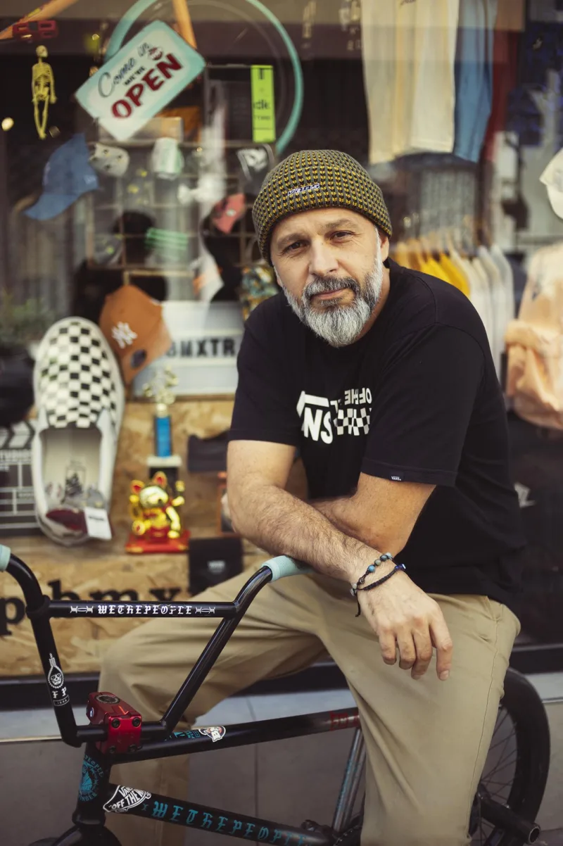 Shop Owner Ediz Tensi 01