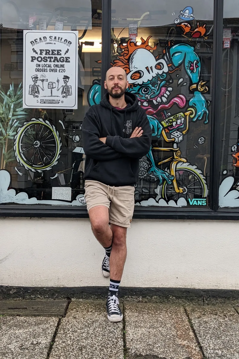 Dead Sailor Vans Circle 2022 Pete Shop 2