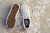 Fa18 Bmx Era Pro Dak Vn000 Vfbuil Mar Wht Elv Pair2