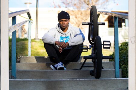 De Marcus Sitting Frame 2100X1677 B7D93Aa1 Ae1C 46E2 A113 D4D0Fc3Fae41 Copy