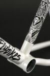 Savanna Frame White 2