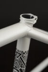 Savanna Frame White 3