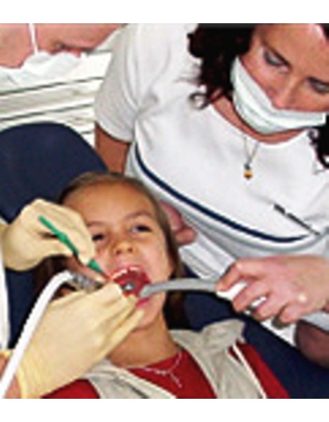 Dr. med. dent. Robert Schneider