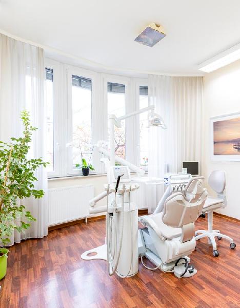Zahnarztpraxis im Biegen