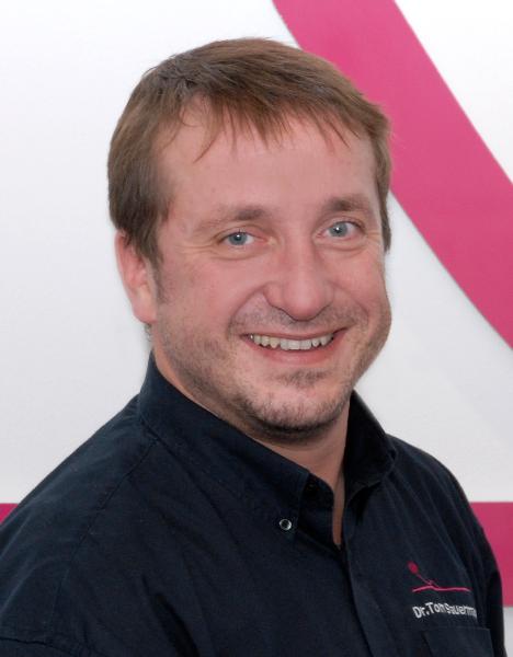 Dr. med. dent Tom Sauermann M.A.