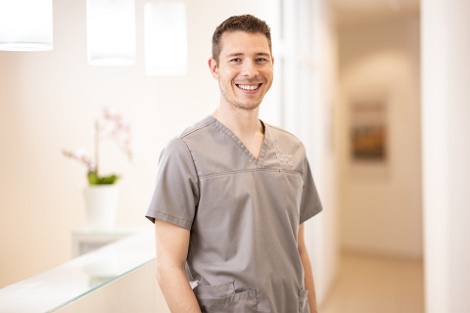 Zahnarzt Dr. Lennart Riemer Karlsruhe