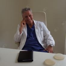 Ingrandire l'immagine: Maurizio Eleuteri, chirurgo plastico Roma