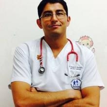 Acercar imagen: Fernando Pérez Urrutia, Neumólogo Arequipa