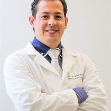 Acercar imagen: Pedro Miñan Montenegro, Cirujano plástico San Borja