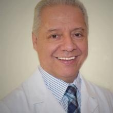 Acercar imagen: Roberto Ernesto Vigil Guerrero, Cirujano general Surco