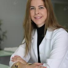 Ampliar imagem: Simone Ayres, Médico estético Porto