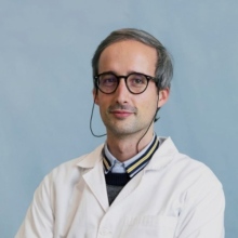 Ampliar imagem: Gil Falcão, Urologista Almada