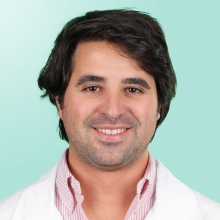 Ampliar imagem: Tiago Neto, Cirurgião maxilo-facial Touguinha