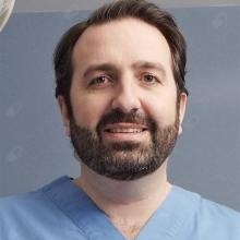 Acercar imagen: Carlos Concejo Cútoli, Cirujano oral y maxilofacial Imarcoain