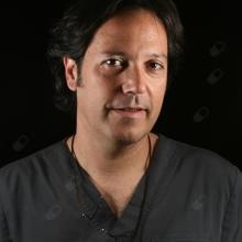 Acercar imagen: Luciano Badanelli Rubio, Dentista Madrid