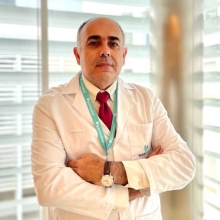 Acercar imagen: Antonio Uceda Montañés, Oftalmólogo Sevilla