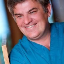 Acercar imagen: Amadeo Escolano Martinez, Dentista Gandía