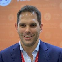 Acercar imagen: Fernando Cózar Bernal, Cirujano torácico Sevilla