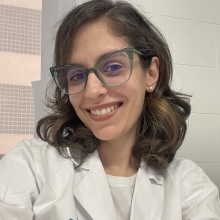 Acercar imagen: Andrea Khoudeir Ávila, Médico rehabilitador Barcelona