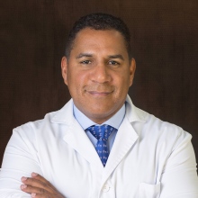 Acercar imagen: Pedro Peña Coello, Médico estético Granada