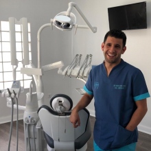 Acercar imagen: DANIEL GIL ZAZO, Dentista Navalcarnero
