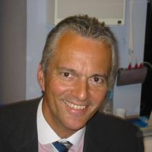 Acercar imagen: Manuel Rapariz González, Urólogo San Agustin