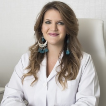 Acercar imagen: Alejandra Mendez De Vigo Torralba, Médico estético Madrid