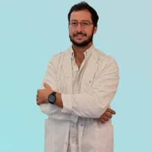 Acercar imagen: Alberto Haddad Riesgo, Cirujano oral y maxilofacial Madrid