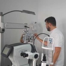 Acercar imagen: Javier García Cortés, Óptico Cádiz