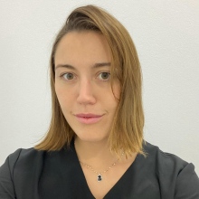 Acercar imagen: Alina Apalimova, Dentista Barcelona