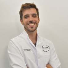 Acercar imagen: Eduardo Ibaseta, Cirujano oral y maxilofacial Gijón